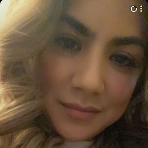 Meet your Posher, Leticia